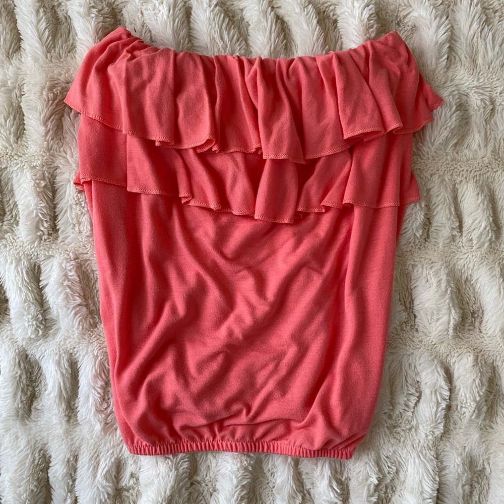 Coral/pink crop top 🌸